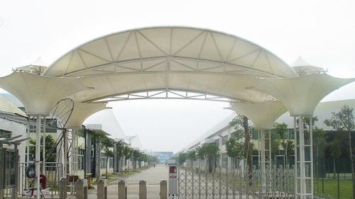 深圳市斯柯瑞膜结构工程 产品展厅 >工厂大门入口膜结构 钢膜